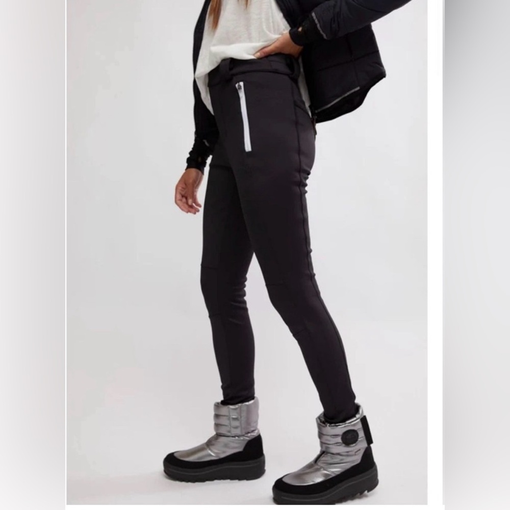 Free People Chill factor leggings. NWT. Black B03